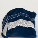 Elegancka niebieska torba hobo z aksamitu i koronki