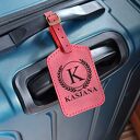 Zestaw prezentowy z grawerem: etui na paszport i zawieszka na walizkę - ręcznie robione ze skóry