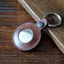 Ręcznie szyty skórzany brelok do Apple AirTag ze skóry Koala w ciemnym brązie - personalizacja