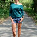 Asymetryczna bluzka z długiem rękawem off shoulder