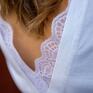 bluzki z dekoltem t-shirt biały z plecach wykończenie koronką kobieca marka lona