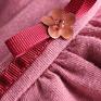 guziki kieszonka bluzeczka typu o wyjątkowo dziewczęcym charakterze i kolorze bluzki koralik polo
