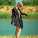 Asymetryczna czarna bluza z kapturem na zamek