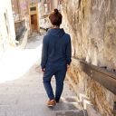 Bluza z kapturem Ala Jeans - wygodny dres damski z drewnianymi guzikami
