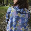 Długa bluza oversize w liscie i kwiaty ogromny kaptur, kolorowa M LATO