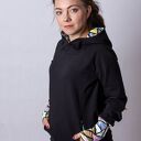 Bluza Damska Czarna z kolorowymi trójkątami Z KAPTUREM