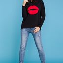 Komplet mama i córka - bluza z kapturem z aplikacją ust, model 22 (czarny i czerwony) 