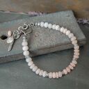 Bransoletka z różowego opalu z zawieszką