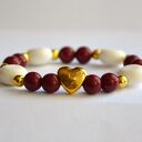 Bracelet by SIS: serce w białych koralach