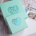 Delikatna urocza bransoletka na prezent z serduszkami