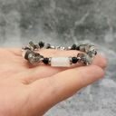 Bransoletka black&white - kwarc z turmalinem i cytryn