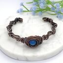 Bransoletka miedziana z niebieskim agatem