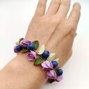 Bransoletka z różami i borówkami - fioletowe kwiaty handmade