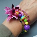 Kolorowa bransoletka koralikowa na drucie pamięciowym w stylu boho