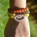 Bracelet by SIS: serce w ceglastych kamieniach