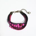 Różowo-czarna bransoletka handmade z rzemieni i drewnianych koralików