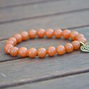 Bracelet by SIS: serce w ceglastych kamieniach
