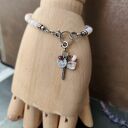 Bransoletka z różowego opalu z zawieszką