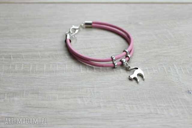 Różowa bransoletka z kotem