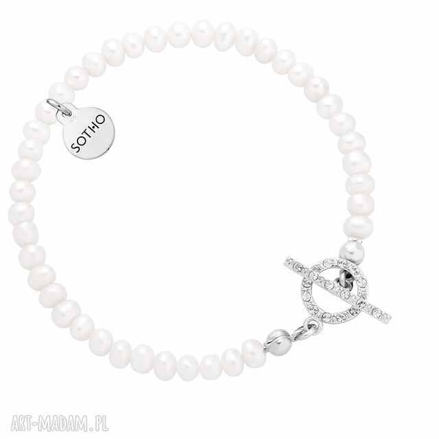 Srebrna bransoletka z pereł naturalnych z ozdobnym zapięciem z kryształkami SWAROVSKI® CRYSTAL
