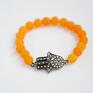 bracelet by sis: cyrkoniowa hamsa w pomarańczowym ręka