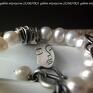 romantyczna bransoletka perła rzeczna niezwykle kobieca wykonana z białych, lekko owalnych twarz kobiety