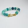 Bracelet by SIS: zielony agat ozdobiony napisem love - kamienie
