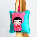 Ręcznie szyty brelok Japonka Kokeshi nr 6 do plecaka i kluczy