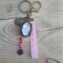 Brelok do kluczy lub torebki - Live Your Dream z różową koronką