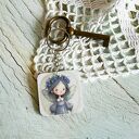 Brelok do kluczy Wróżka Flora - drewniana zawieszka handmade