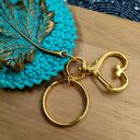 Turkusowa zawieszka szydełkowa z liściem