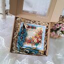 Makramowy brelok dla nauczyciela na koniec roku szkolnego - boho prezent do kluczy