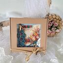 Makramowy brelok dla nauczyciela na koniec roku szkolnego - boho prezent do kluczy