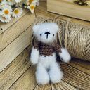 Biały mały miś na szydelku