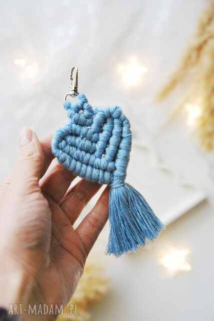 Makramowy breloczek serce błękitne | Breloczek ze sznurka