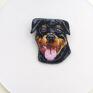 brązowe broszki pies. Rottweiler. Portret haftowana biżuteria z koralików