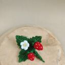 Truskawkowa - broszka filcowana
