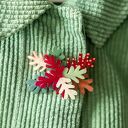 Duża wyrazista przypinka