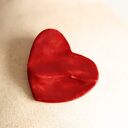 Ceramiczna czerwona broszka serce