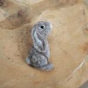 Długouchy - broszka filcowana