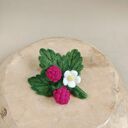 Malinowa - broszka filcowana