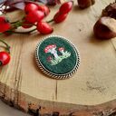 Broszka z haftem Muchomorki