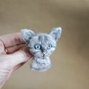 Broszka filcowana - kot Szaruś