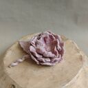 Peonia pastelowa - broszka filcowana
