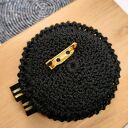 Broszka okrągła szydełkowa czarna - złote paski, szklane koraliki (KR/13/26)