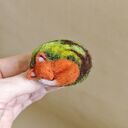 Broszka filcowana - Śpiacy lisek