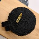 Czarna broszka szydełkowa okrągła z aksamitką (KR/9/26)