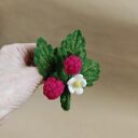 Malinowa - broszka filcowana