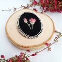 Broszka Magnolie wieczorową porą - haft ręczny