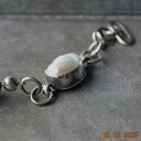 srebrna bransoletka z surowym bursztynem i perłami barokowymi